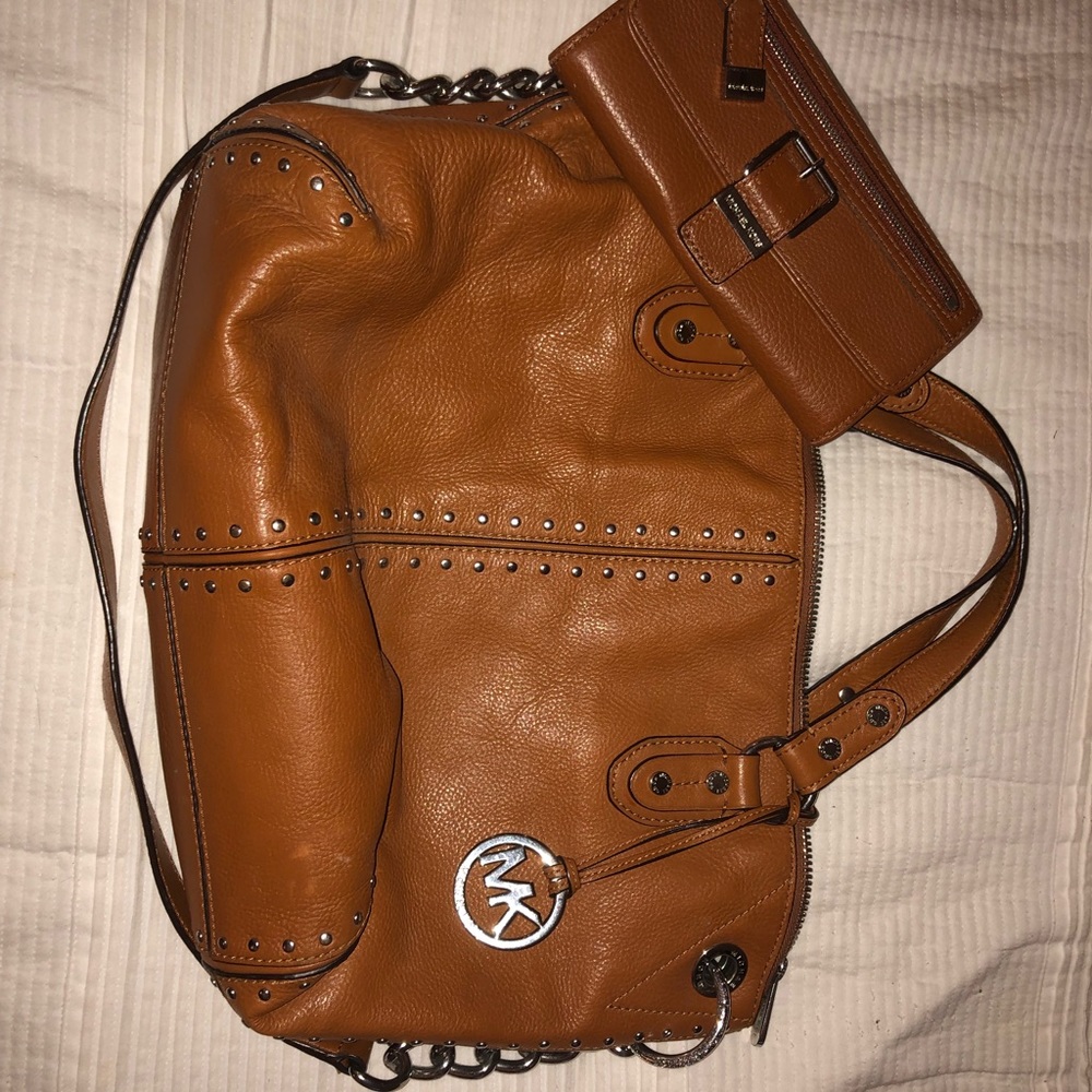 Brown leather Micheal Kors large tote purse
